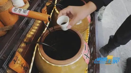DƬ